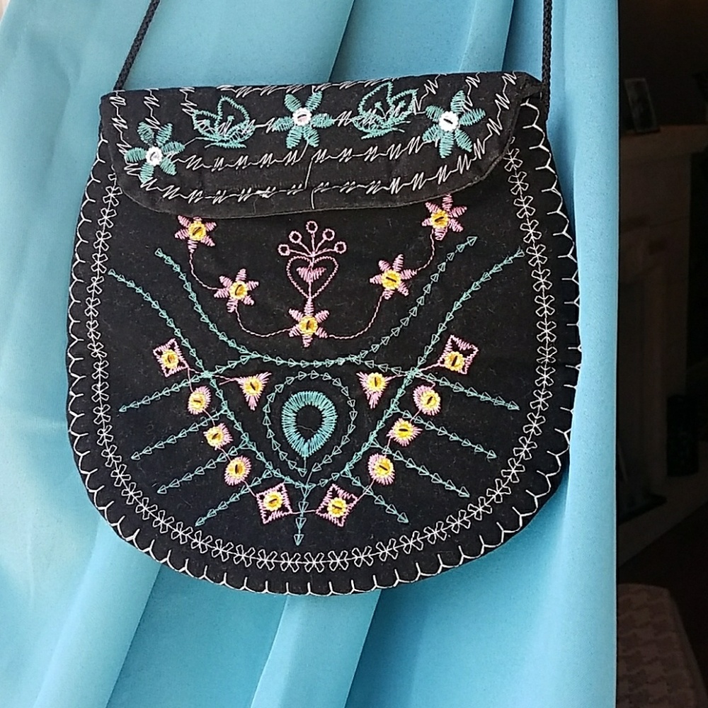 Embroidered bag